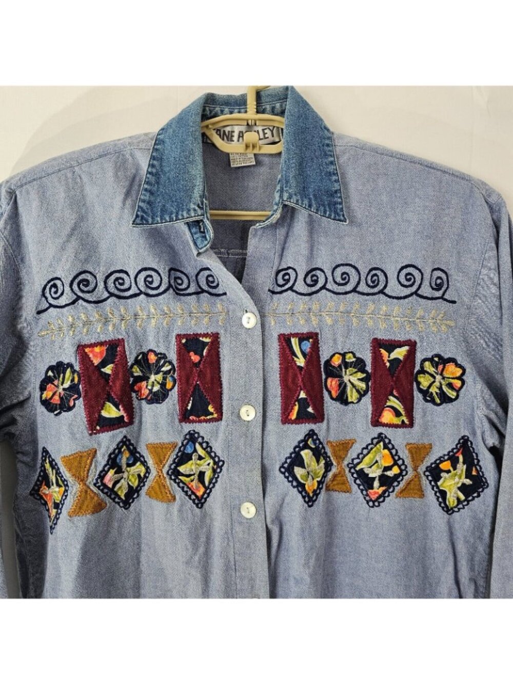Jane Ashley Button Up Shirt Womens Medium Blue Denim Embroidered Cotton Y2K - Picture 2 of 10